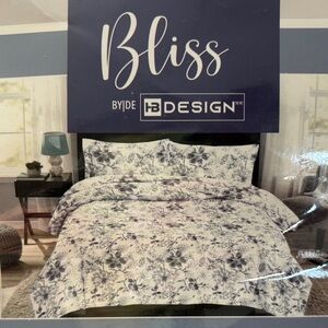 KING SIZE Bliss Floral Duvet Cover Set in White and Gray